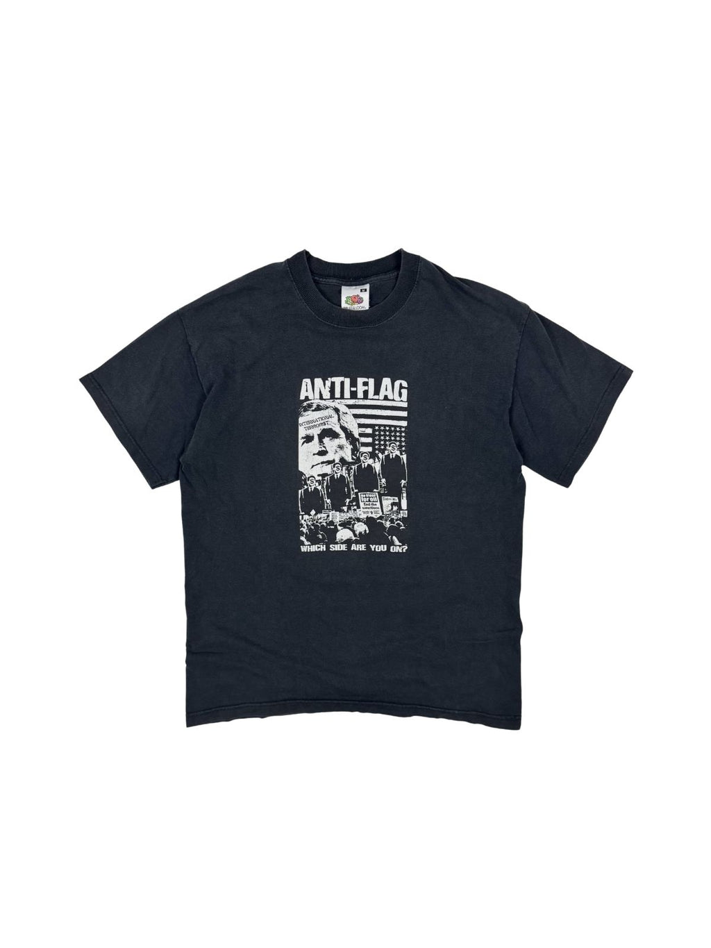 Vorderseite eines schwarzen Anti-Flag Vintage Band-Shirts mit dem provokanten „Which Side Are You On?“-Grafikprint, der George W. Bush zeigt.
