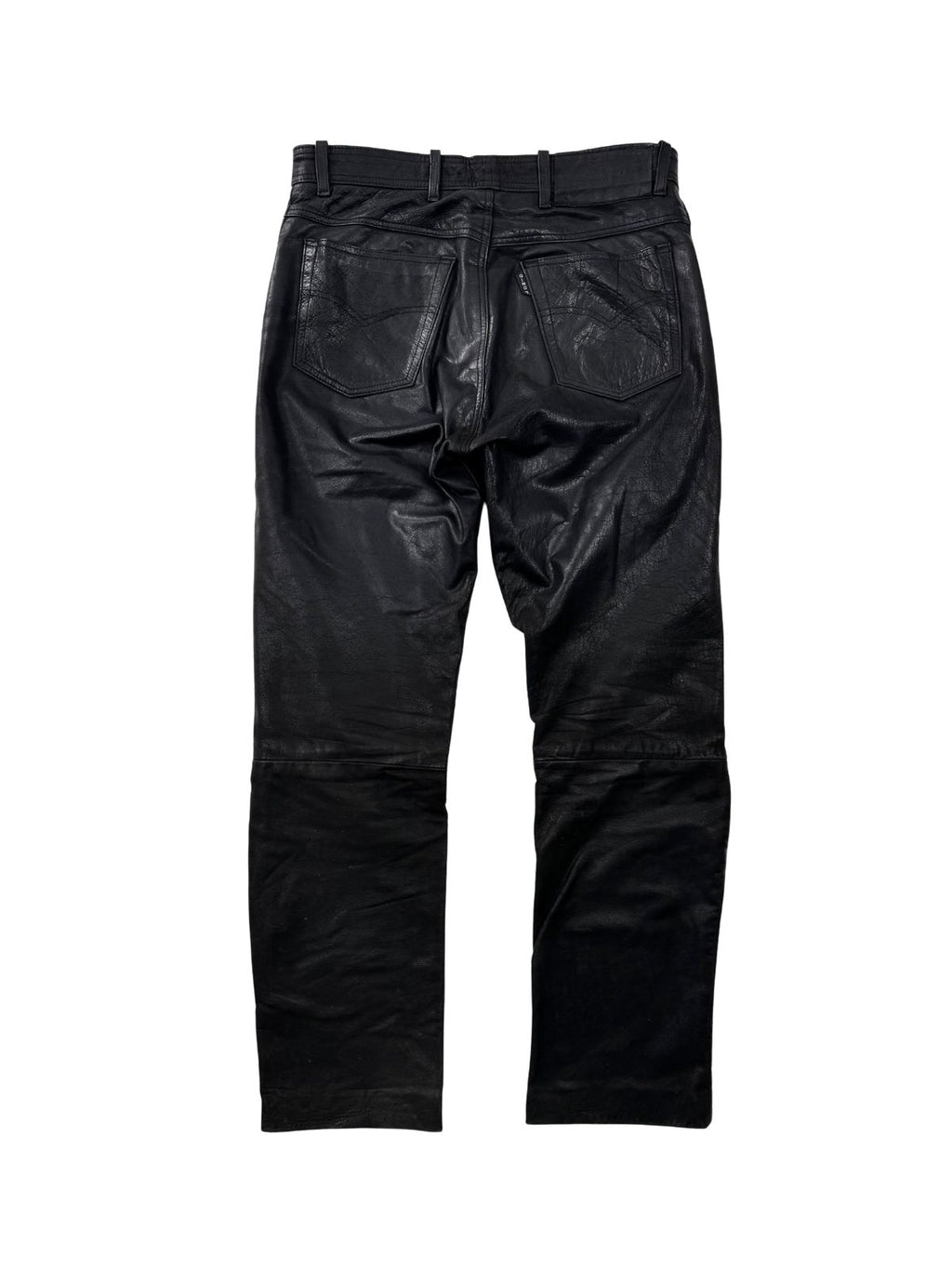 Rückansicht der Gino Ginero Biker-Lederhose aus schwarzem Echtleder mit klassischen Gesäßtaschen und markanter Knienaht.