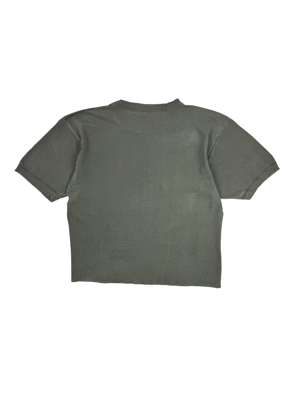 Rückansicht des olivfarbenen Bundeswehr Vintage Cropped-Shirts mit weitem, kastigem Schnitt (Boxy Fit).