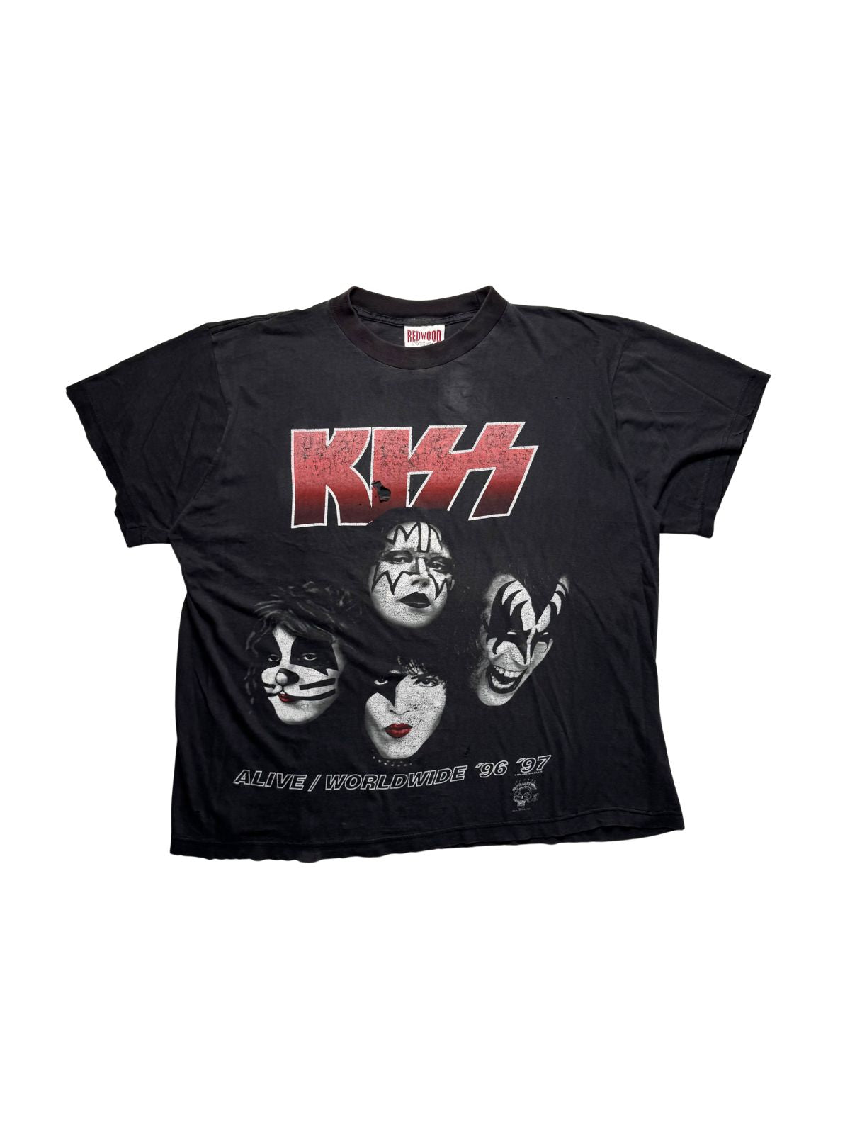 Originales schwarzes Vintage KISS T-Shirt von 1996 zur „Alive / Worldwide ’96 ’97“-Tour in der vorderen Gesamtansicht. Stark verwaschenes Rock-Shirt mit ikonischem Band-Make-up-Porträt im Thrashed-Look.