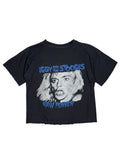 Vorderseite eines schwarzen Iggy & The Stooges Vintage Band-Shirts aus den 1980ern mit einem weiß-blauenn Grafikprint von Iggy Pop.