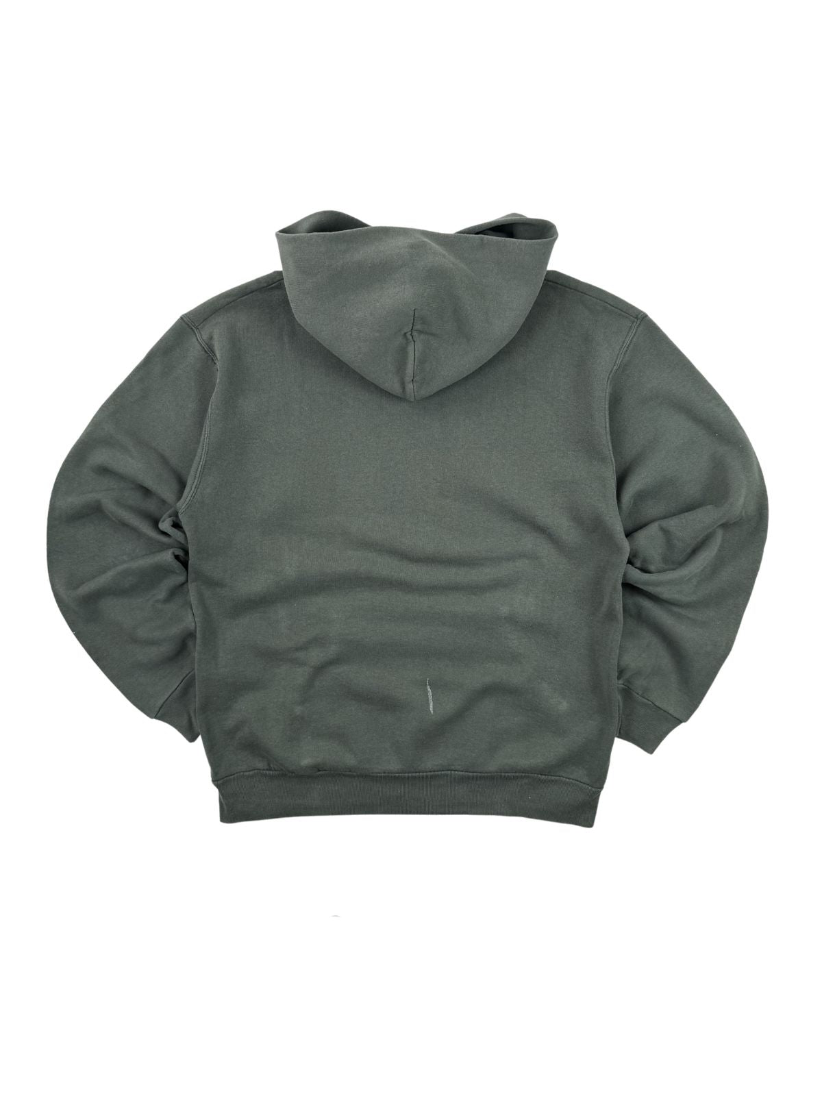 Rückansicht des grünen Vintage Madball Kapuzenpullovers im Flatlay. Die Rückseite des Hoodies ist unbedruckt, weist jedoch im unteren Bereich einen kleinen Makel auf.