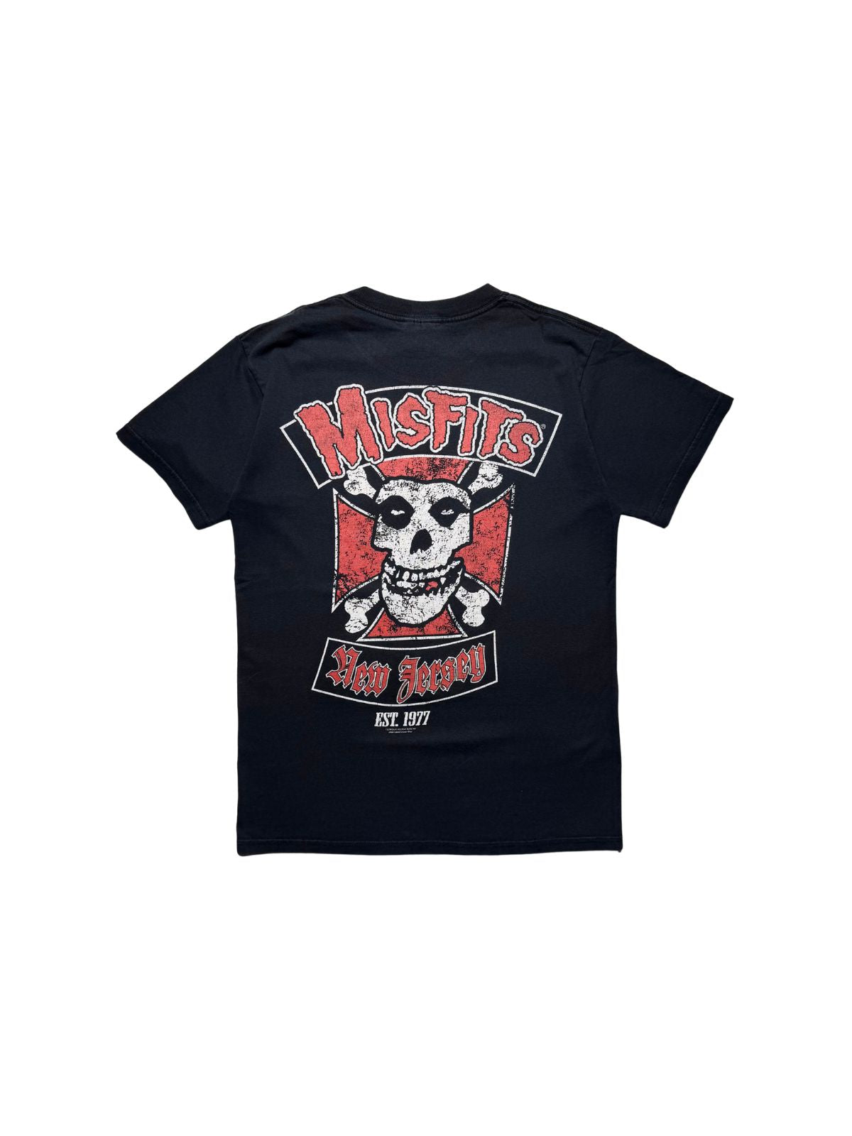 Rückseite des schwarzen Misfits Vintage-Shirts in der Gesamtansicht mit großem Rückenprint: „MISFITS - New Jersey - EST. 1977“ und Fiend-Skull-Grafik.