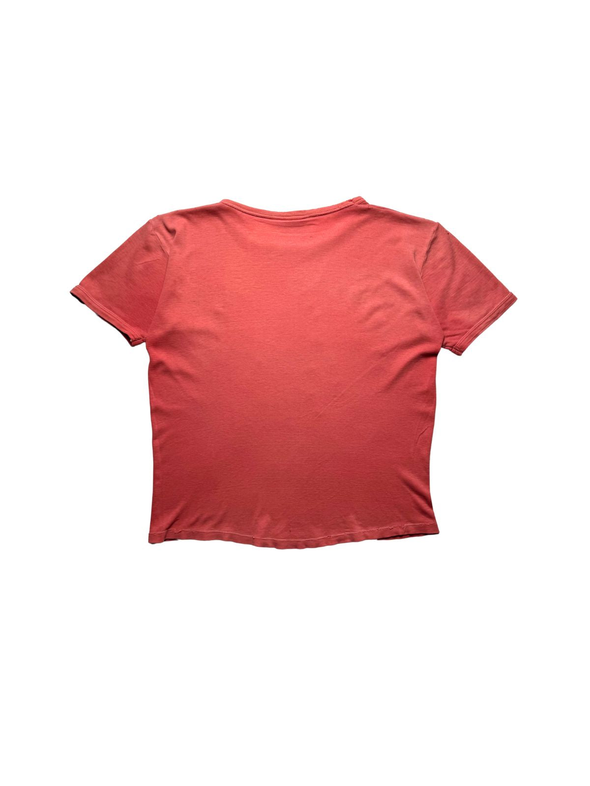 Rückseite des roten Rush Vintage-Shirts von 1979 in der unbedruckten Gesamtansicht auf verwaschenem Baumwollstoff.