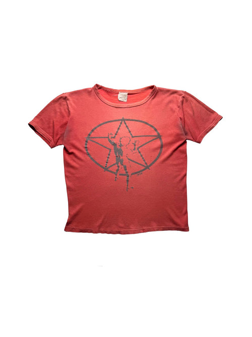 Originales rotes Vintage Rush T-Shirt von 1979 zur „Hemispheres / Tour of the Hemispheres“ in der vorderen Gesamtansicht. Prog-Rock-Bandshirt mit grauem Starman-Siebdruck im Pentagramm.