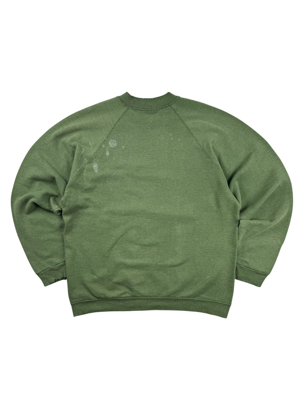 Rückseite des ausgewaschenen 90er-Jahre Fruit of the Loom Sweatshirts, die den lässigen Boxy-Schnitt und helle Flecken auf der Schulter zeigt.
