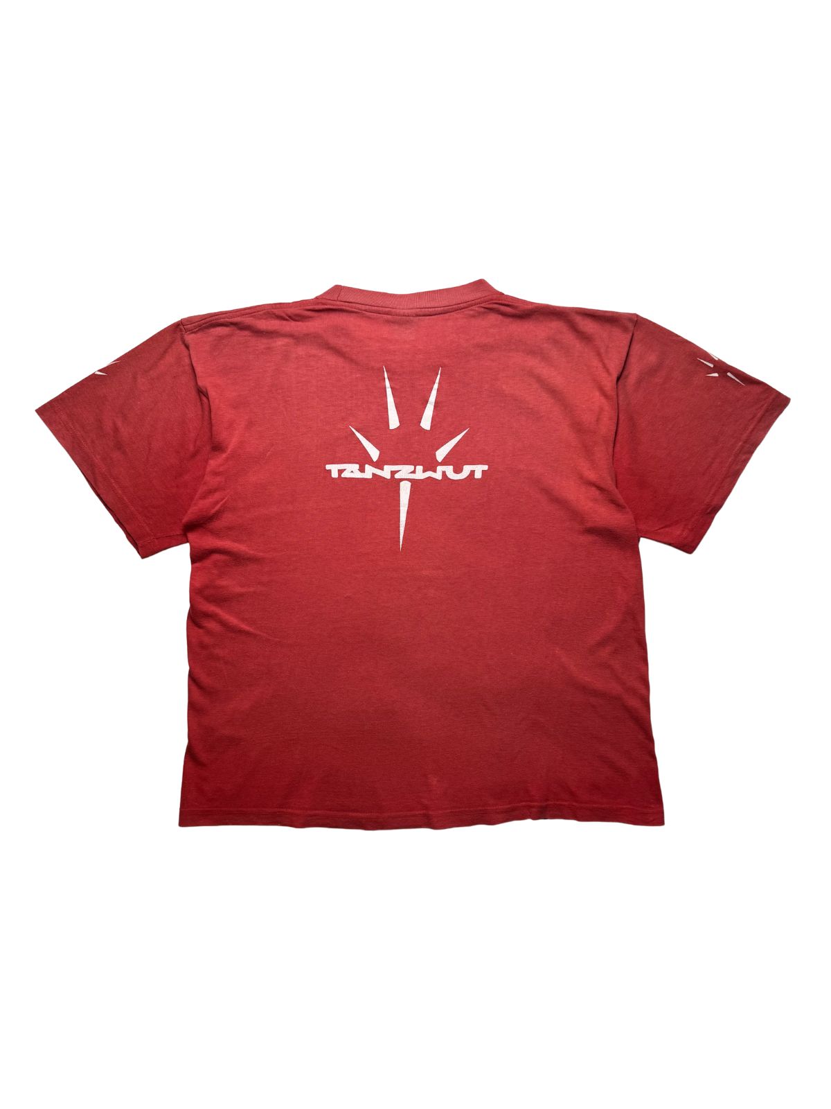 Rückseite des roten Tanzwut Vintage-Bandshirts in der Gesamtansicht mit weißem Tanzwut-Logo und Symbol-Print auf dem Rücken.
