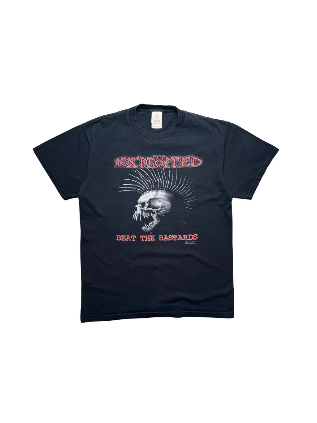 Originales schwarzes Vintage The Exploited T-Shirt von 2003 zum Album „Beat the Bastards“ in der vorderen Gesamtansicht. Punk-Rock-Bandshirt mit Totenkopf und Irokesenschnitt-Grafik.