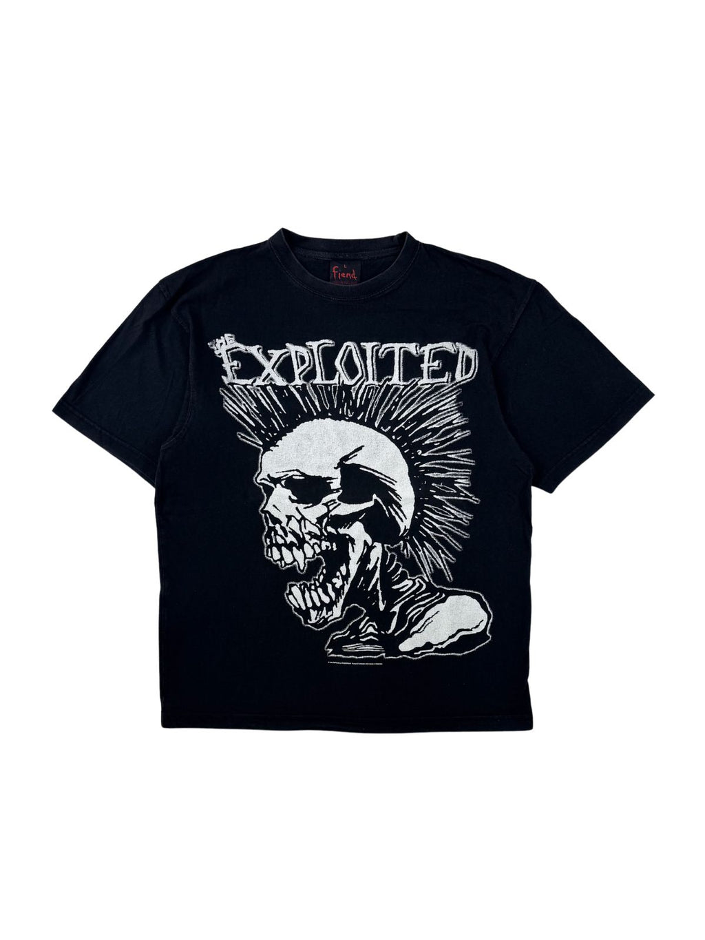 Originales schwarzes Vintage The Exploited T-Shirt aus dem Jahr 1998 in der vorderen Gesamtansicht mit großem, weißem Irokesen-Schädel-Siebdruck.