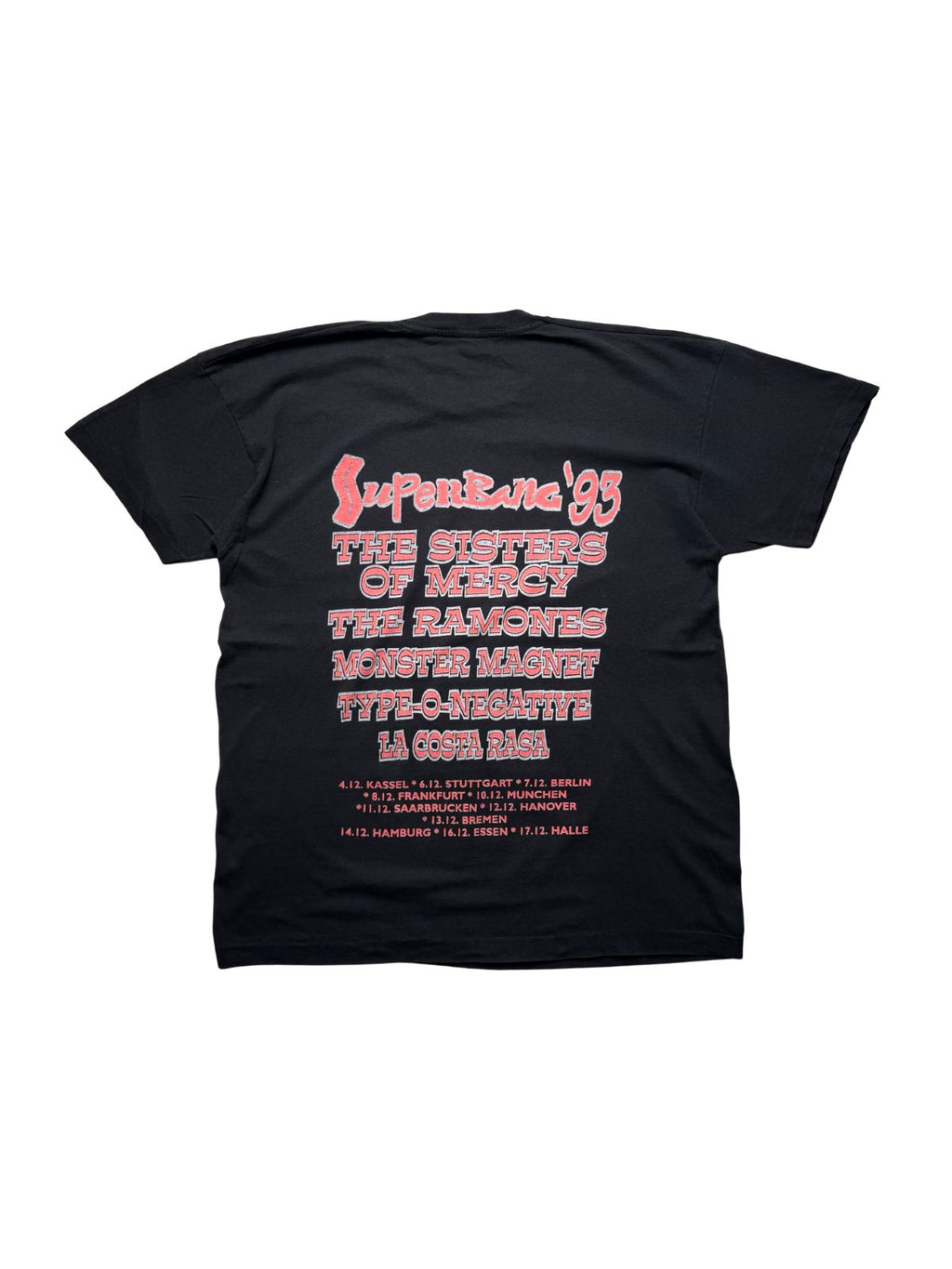 Rückseite des schwarzen Goth-Rock-Shirts von 1993 in der Gesamtansicht mit dem „SuperBang '93“-Festival-Line-up (u. a. The Ramones, Monster Magnet, Type O Negative).